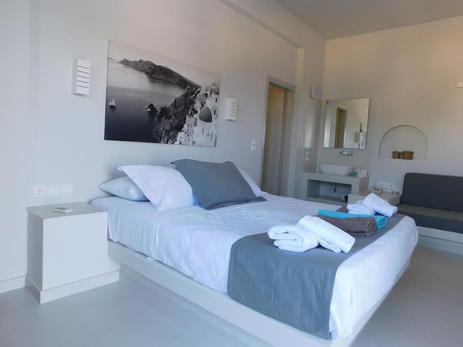 Perissa Beachfront Rooms Kültér fotó