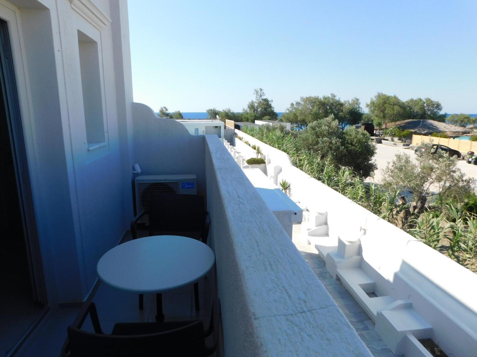 Perissa Beachfront Rooms Kültér fotó